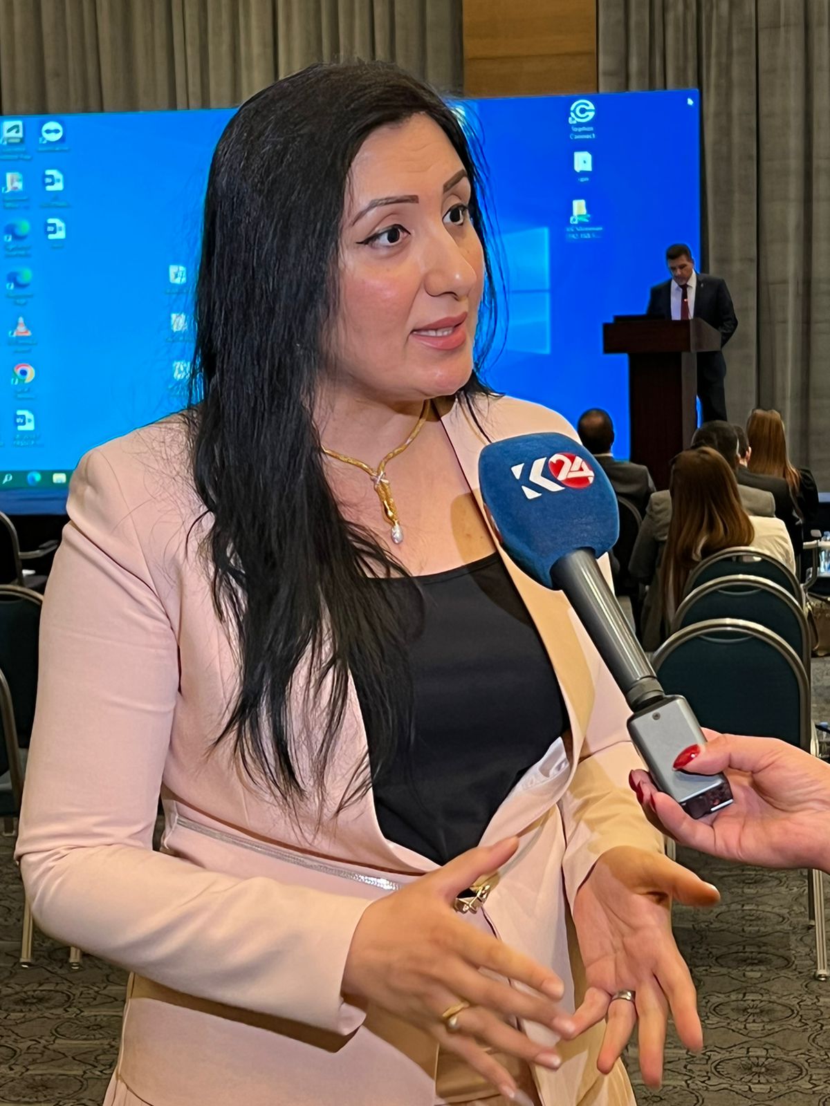 The head of the Aid Department at the Ministry of Planning, Kanar Fadhil, speaks to Kurdistan 24, June 9, 2022. (Photo: Renas A. Saeed/Kurdistan 24)